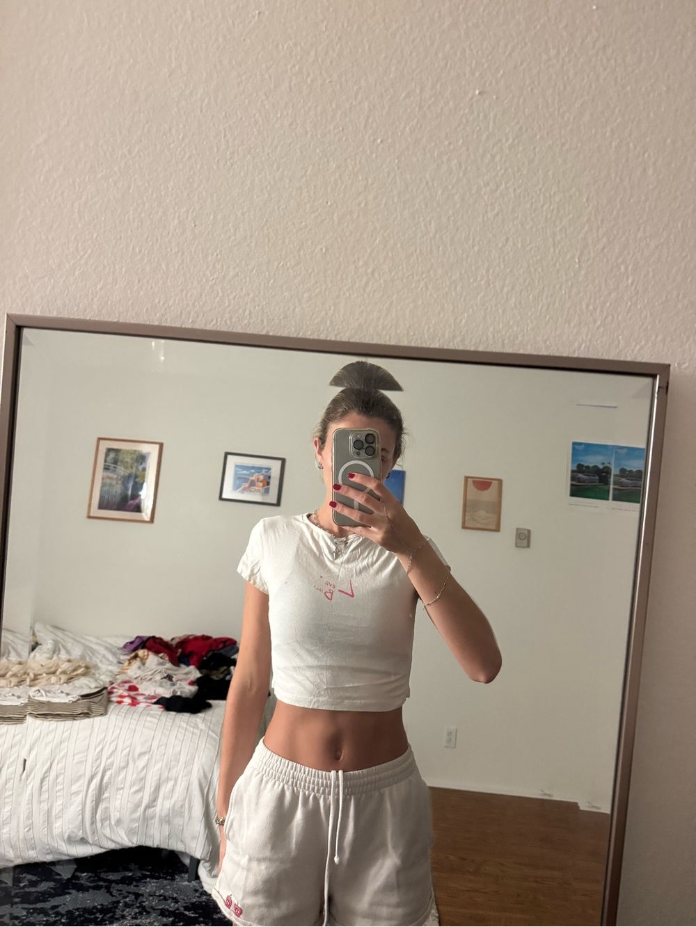 Lioness White Cropped Tee – Casual Everyday Top